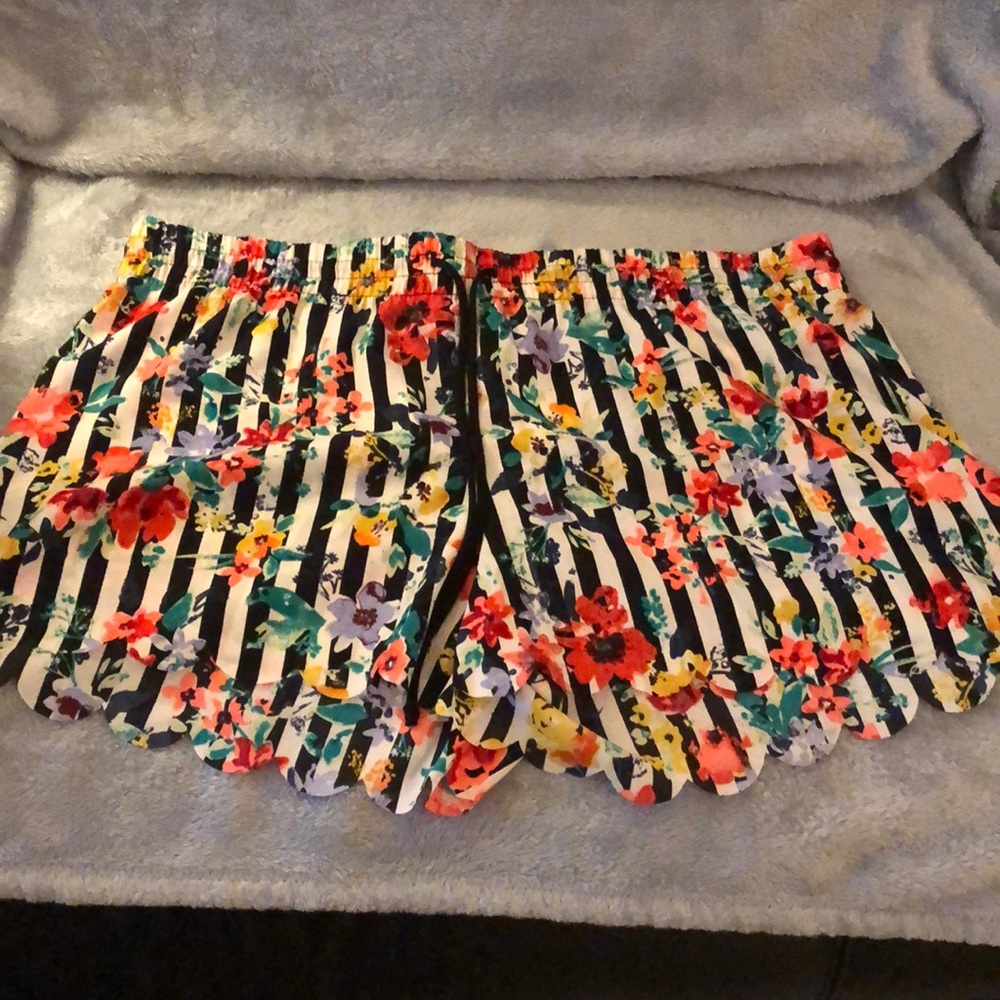 Silky smooth scalloped hem sleep shorts